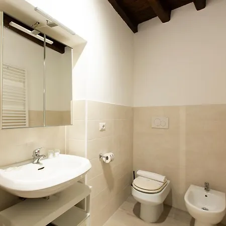 Cozy & Real Trastevere アパート